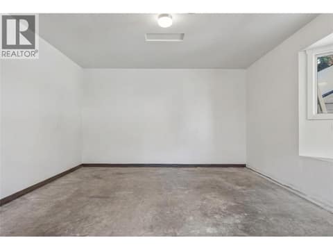 725 Monashee Road, SilverStar, photo 21