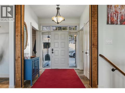 725 Monashee Road, SilverStar, photo 3