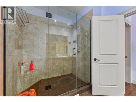 725 Monashee Road, SilverStar, photo 38