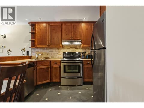 725 Monashee Road, SilverStar, photo 39