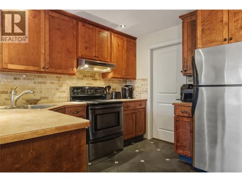 725 Monashee Road, SilverStar, photo 40