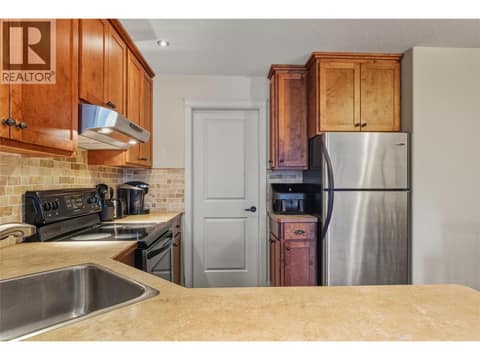 725 Monashee Road, SilverStar, photo 42