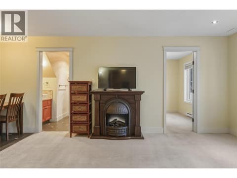 725 Monashee Road, SilverStar, photo 45