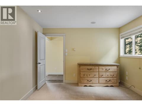 725 Monashee Road, SilverStar, photo 54