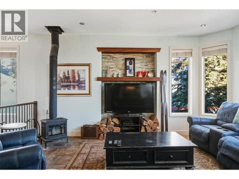 725 Monashee Road, SilverStar, photo 8