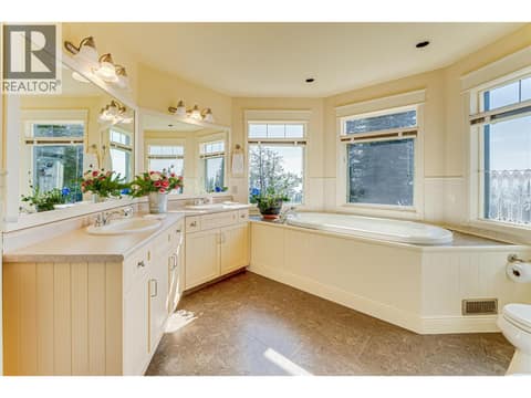 635 Monashee Road, Unit 8, SilverStar, photo 24