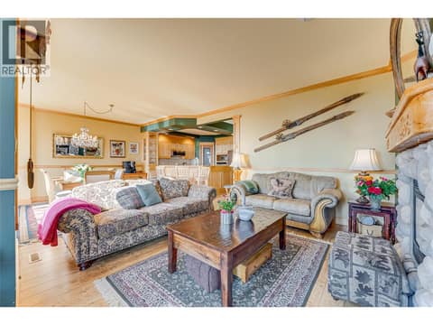 635 Monashee Road, Unit 8, SilverStar, photo 9