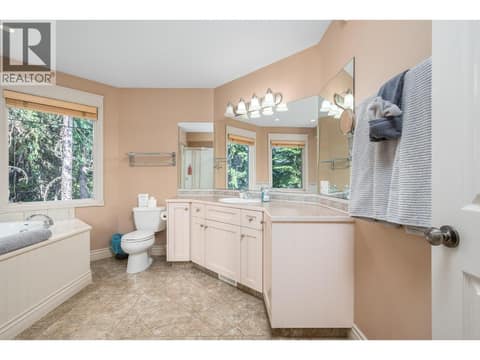 635 Monashee Road, Unit 7, SilverStar, photo 18