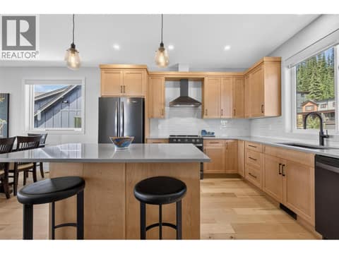 9823 Cathedral Drive, SilverStar, photo 2
