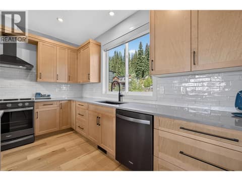 9823 Cathedral Drive, SilverStar, photo 3