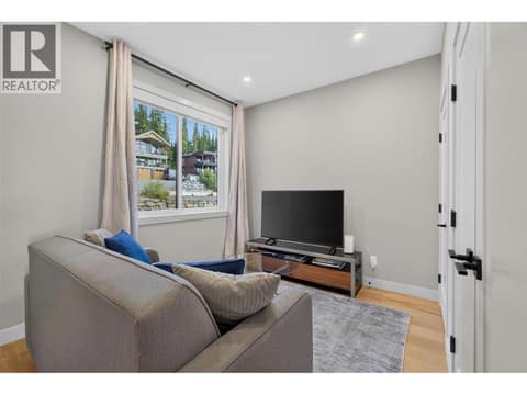 9823 Cathedral Drive, SilverStar, photo 29