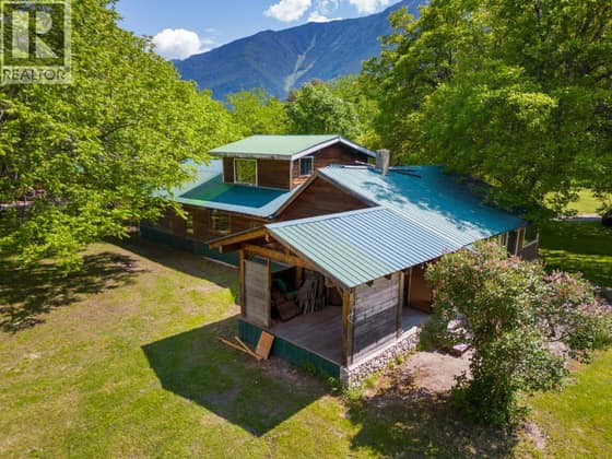 209 LARDEAU RIVER Road