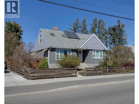 1505 32 Avenue