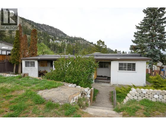 861 KLAHANIE Drive