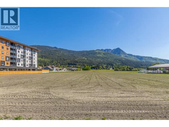 1490 10 Avenue SW Lot# 3