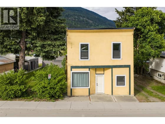 604 Fourth Street E