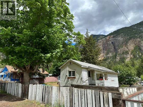 959 Cawston Avenue