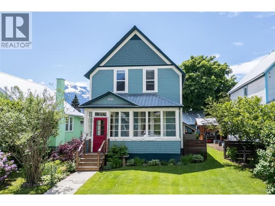 409 Third Street E