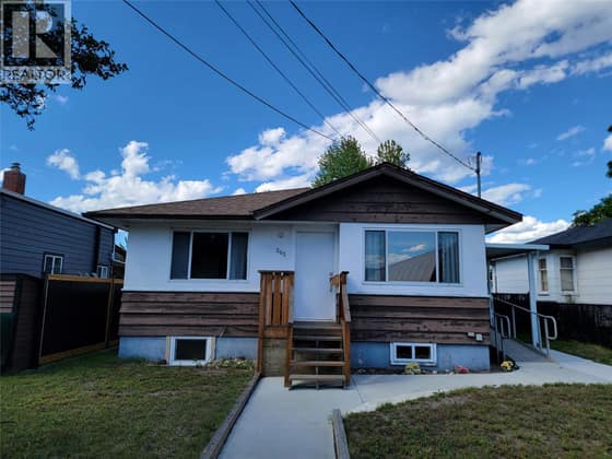 565 Eckhardt Avenue W