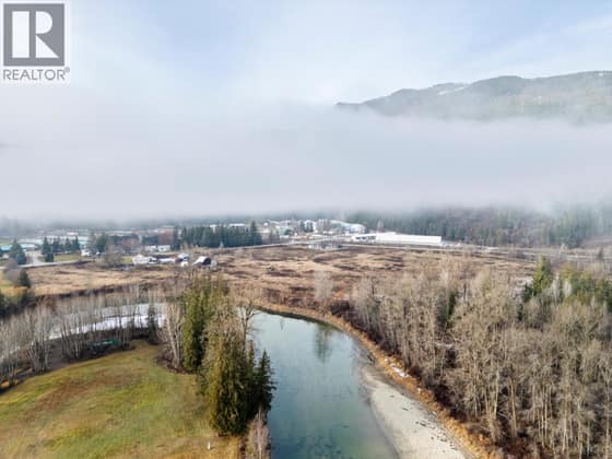 1513 Solsqua Sicamous Road
