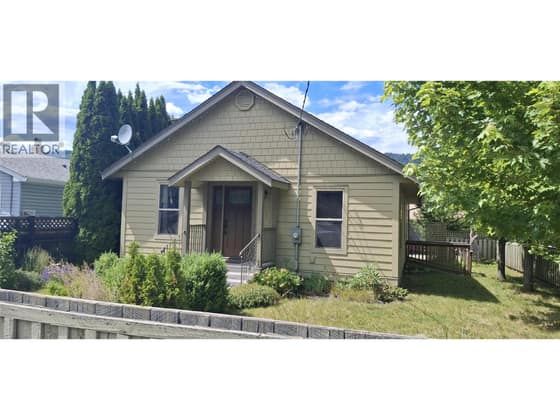 846 Okanagan Avenue