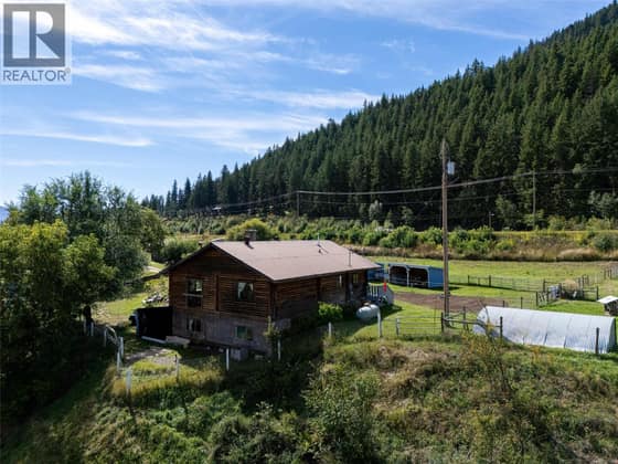8572 YELLOWHEAD Highway S