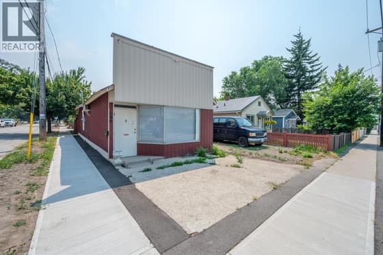 600 WADE Avenue W