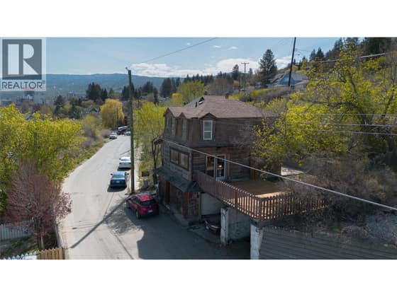 299 SEYMOUR Street W