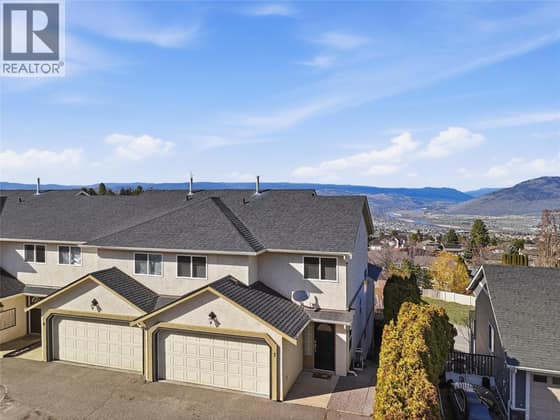 750 Dunrobin Drive Unit# 7