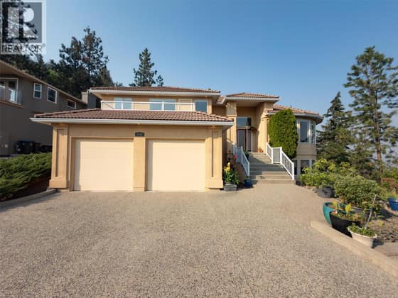 2296 Lillooet Crescent