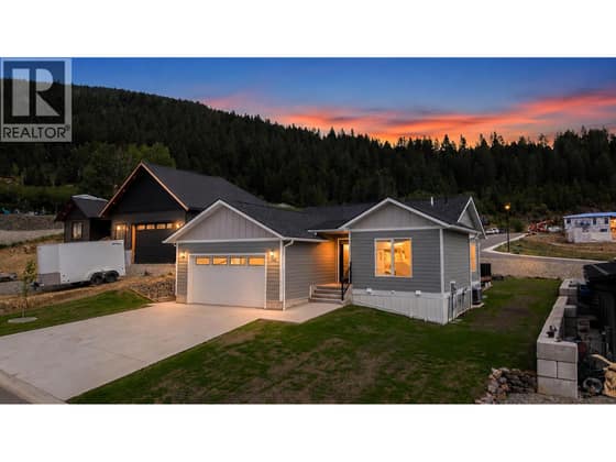 712 Mountain View Crescent