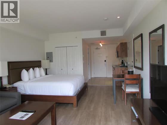 4200 LAKESHORE Drive Unit# 332