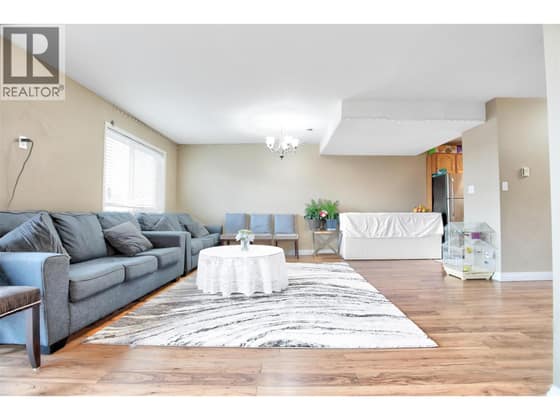 95 ECKHARDT Avenue Unit# 203
