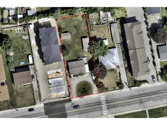 137 Green Avenue W