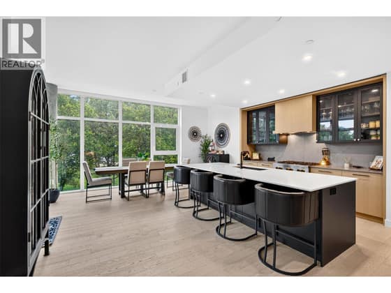 3389 Lakeshore Road Unit# 315