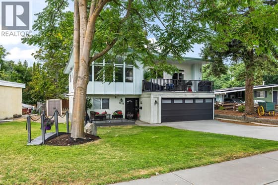 1050 Pinecrest Lane