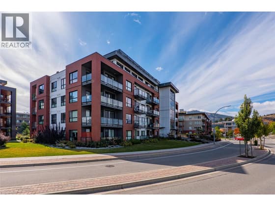 875 UNIVERSITY Drive Unit# 203