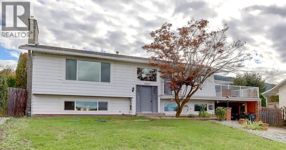 5723 Richards Crescent