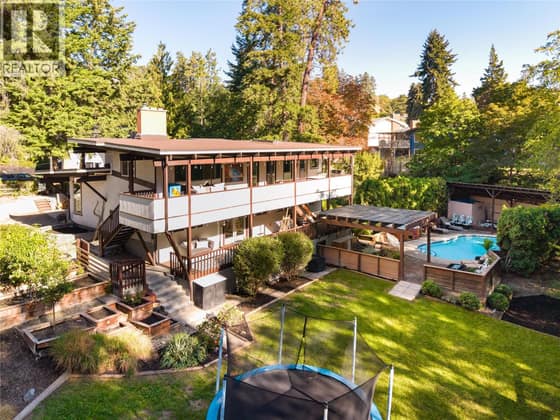 2475 Dunsmuir Road