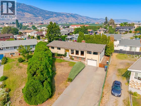 14 Bartlett Place