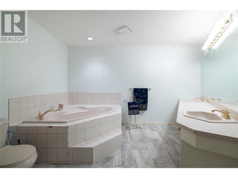 Ensuite #2 at 8827 Michael Drive, Middleton Mountain Coldstream