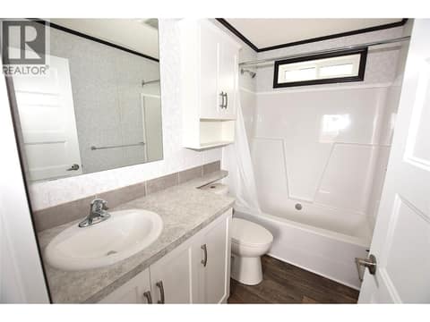 Main bath full 4 piece at 61 Antoine Road Unit# 24, Swan Lake West, Vernon