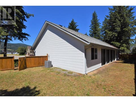 Fully fenced yard at 458 Ibis Avenue, Okanagan North, Vernon