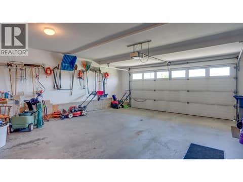 Extra deep garage at 667 Mt York Drive, Middleton Mountain Coldstream