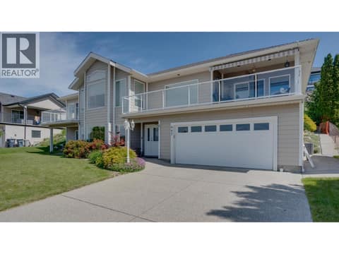 Extra large driveway to fit a truck! at 667 Mt York Drive, Middleton Mountain Coldstream