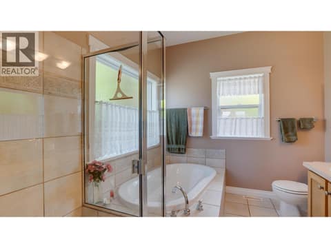 Walk in shower at 667 Mt York Drive, Middleton Mountain Coldstream