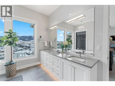 Photo 23 of 608 Mt Ida Crescent, Middleton Mountain Coldstream