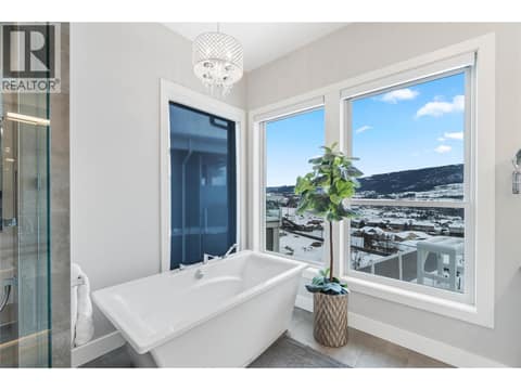 Photo 24 of 608 Mt Ida Crescent, Middleton Mountain Coldstream