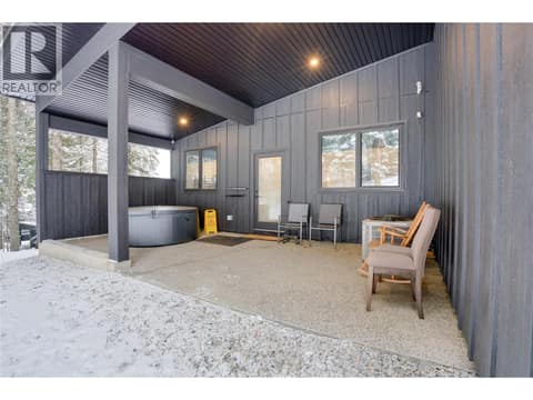 Hot tub at 9973 Purcell Drive, Silver Star, Vernon
