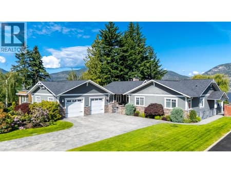 Photo 2 of 162 VANCOUVER Place, Uplands/Redlands, Penticton